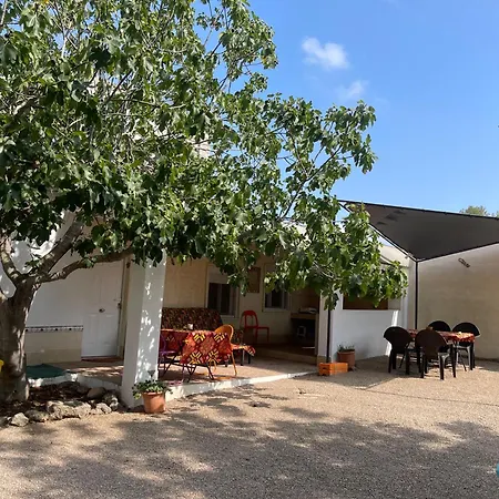 Holiday home El Refujio Maison Independante Avec Vraie Piscine Privee Au Sel Chauffee Pas De Chlore Turis